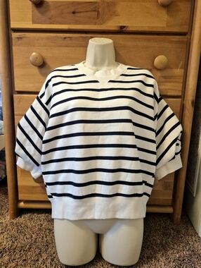 New Puff Sleeve Express Fleece-Lined Striped Pullover - White & Black Size M